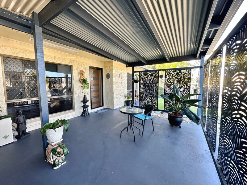 2/10 Pleasant Avenue, Tannum Sands QLD 4680