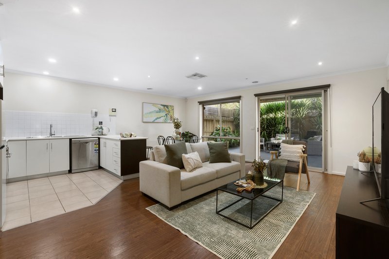 Photo - 2/10 Ross Street, Ferntree Gully VIC 3156 - Image 3