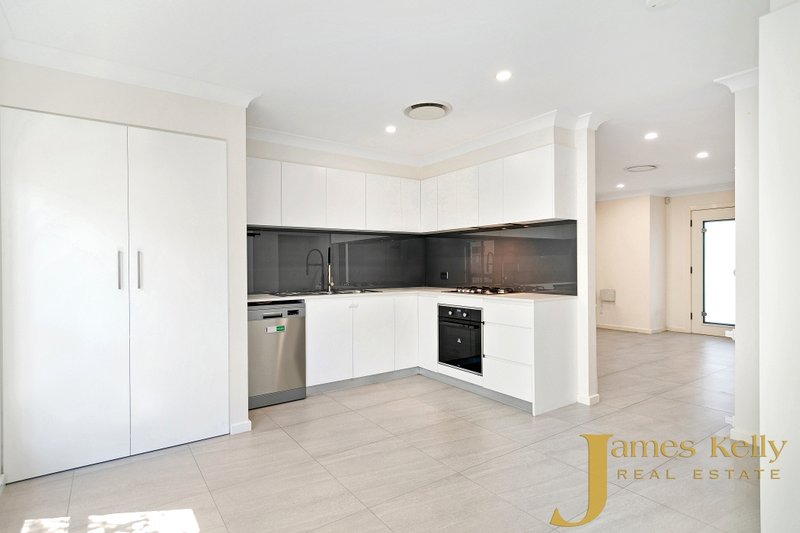 Photo - 2/10 Sydney Street, St Marys NSW 2760 - Image 2