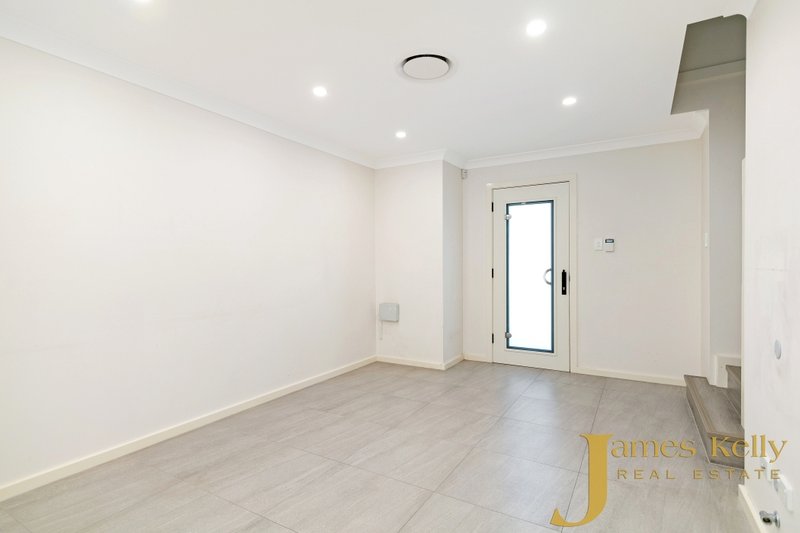 Photo - 2/10 Sydney Street, St Marys NSW 2760 - Image 3