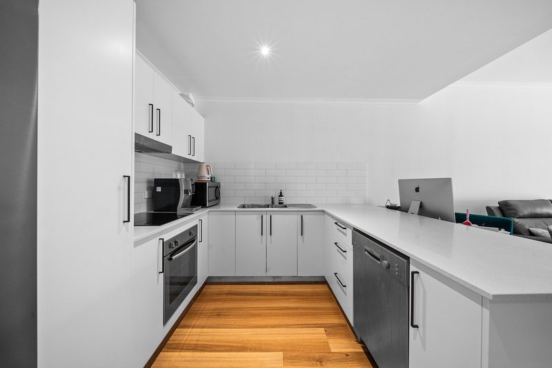 Photo - 2/10 Tasman Place, Lyons ACT 2606 - Image 3