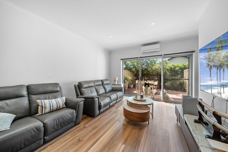 Photo - 2/10 Tasman Place, Lyons ACT 2606 - Image 7