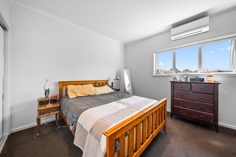 Photo - 2/10 Tasman Place, Lyons ACT 2606 - Image 9