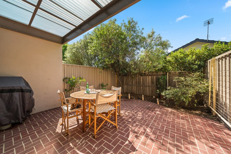 Photo - 2/10 Tasman Place, Lyons ACT 2606 - Image 12