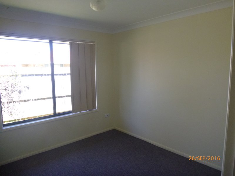 Photo - 2/10 Thelma Street, Kingaroy QLD 4610 - Image 4