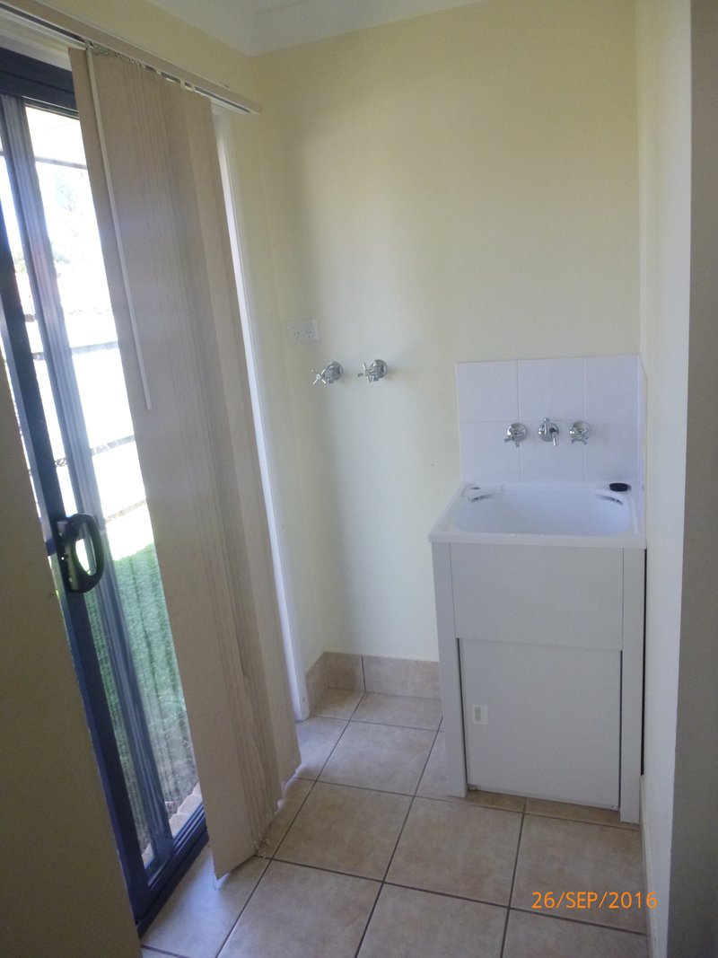 Photo - 2/10 Thelma Street, Kingaroy QLD 4610 - Image 5