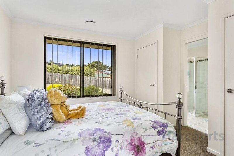 Photo - 2/10 Trevally Court, Kingston TAS 7050 - Image 11