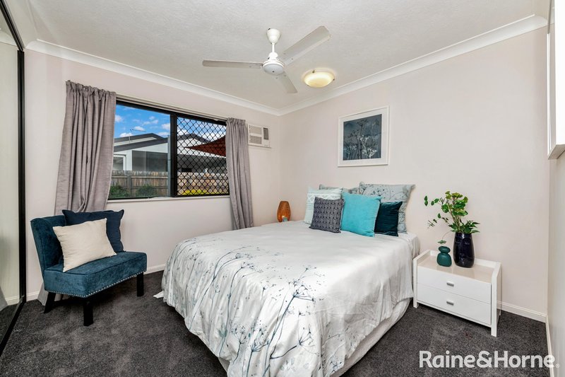 Photo - 2/10 Tuffley Street, West End QLD 4810 - Image 6