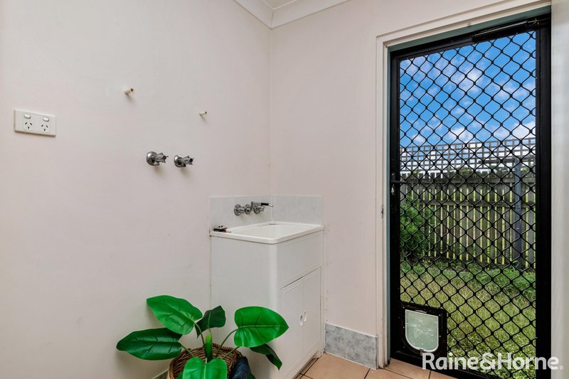 Photo - 2/10 Tuffley Street, West End QLD 4810 - Image 8