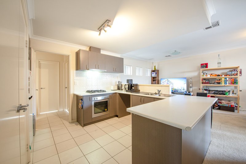 Photo - 2/100 Fitzroy Road, Rivervale WA 6103 - Image 11