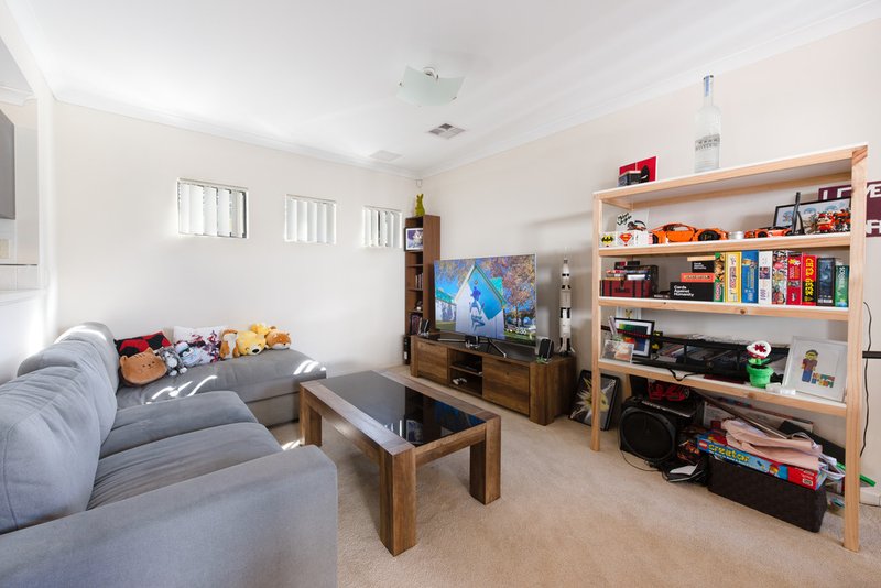 Photo - 2/100 Fitzroy Road, Rivervale WA 6103 - Image 13