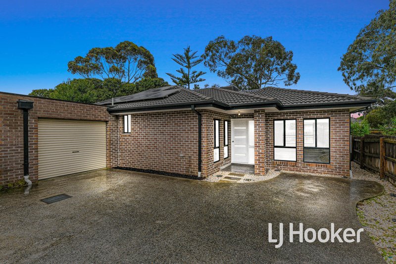 2/100 Pound Road, Hampton Park VIC 3976