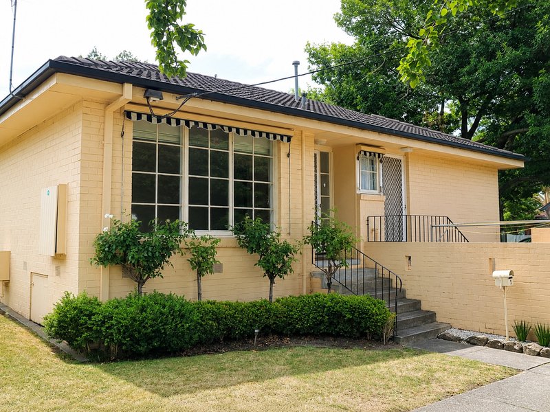 Photo - 2/100 Windsor Crescent, Surrey Hills VIC 3127 - Image 1