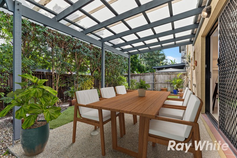 Photo - 2/100 York Street, Nundah QLD 4012 - Image 3