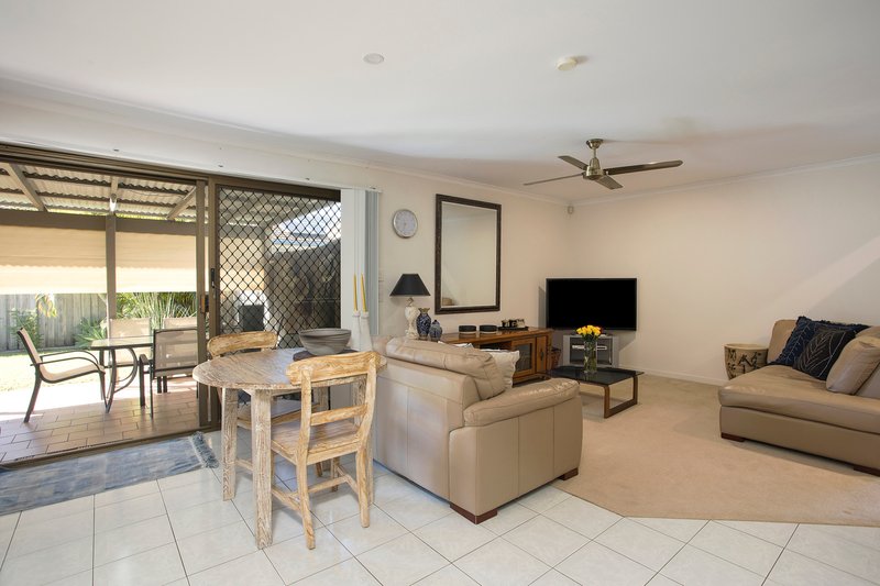 Photo - 2/101 Christine Avenue, Burleigh Waters QLD 4220 - Image 8