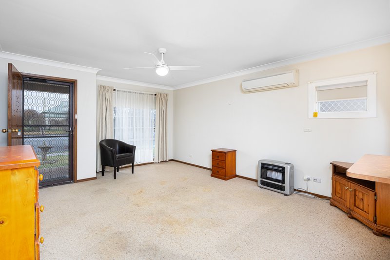 Photo - 2/101 Crowley Street, Temora NSW 2666 - Image 4