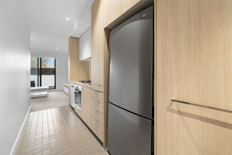 Photo - 210/1 Queen Street, Blackburn VIC 3130 - Image 2