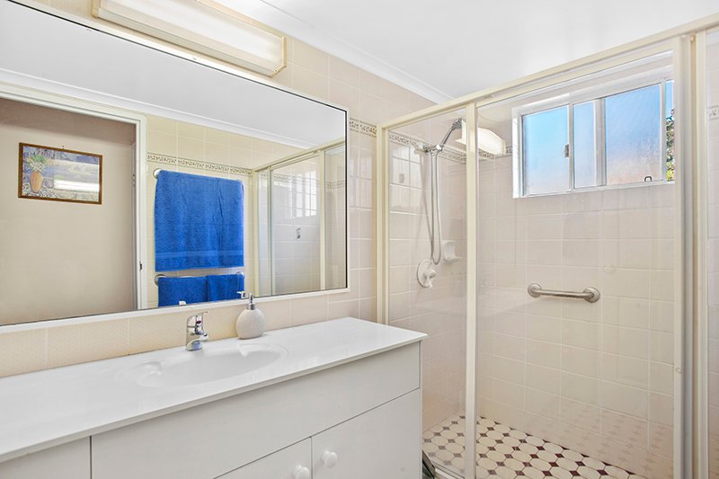 Photo - 210/15 Lorraine Avenue, Berkeley Vale NSW 2261 - Image 5