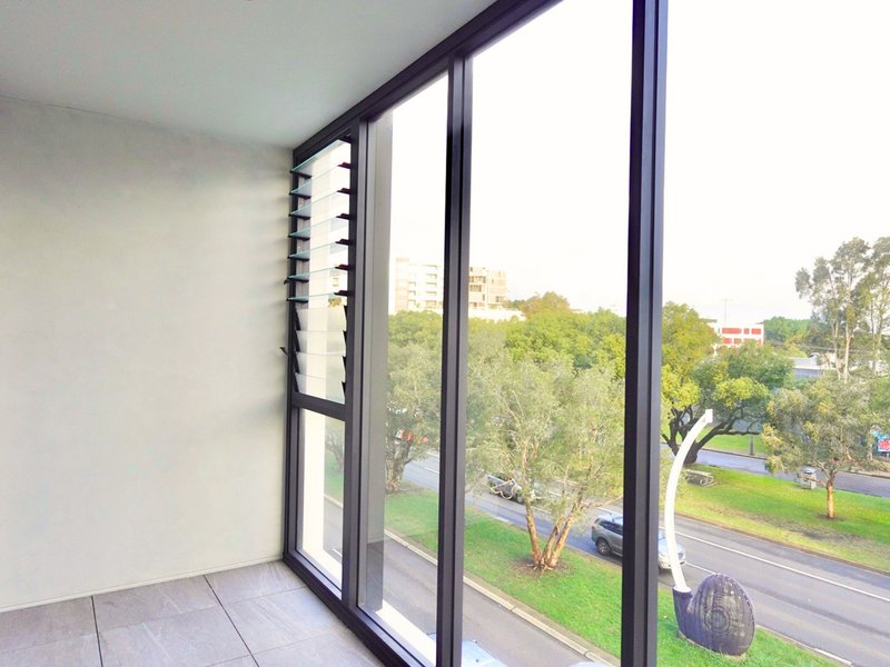 Photo - 210/15 National Park Street, Newcastle NSW 2300 - Image 10