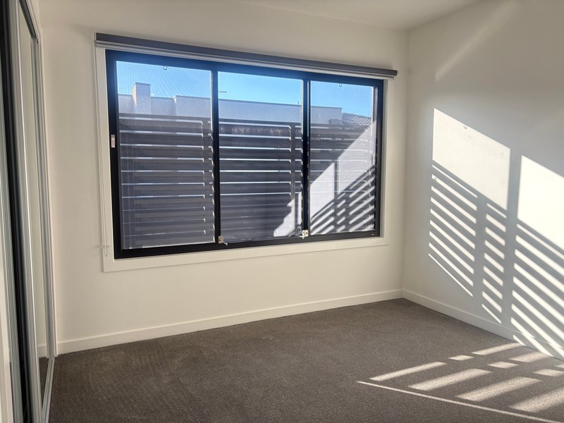 Photo - 2/1017 High Street, Reservoir VIC 3073 - Image 6