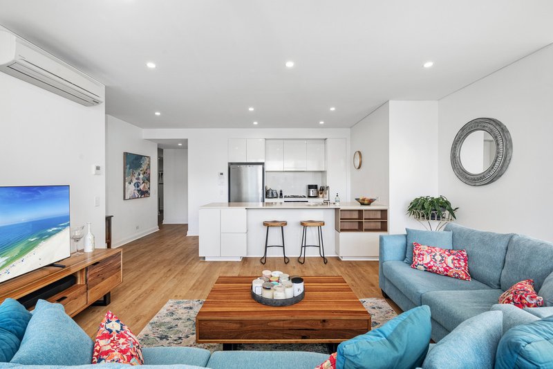 Photo - 210/17 Woodlands Avenue, Breakfast Point NSW 2137 - Image 3