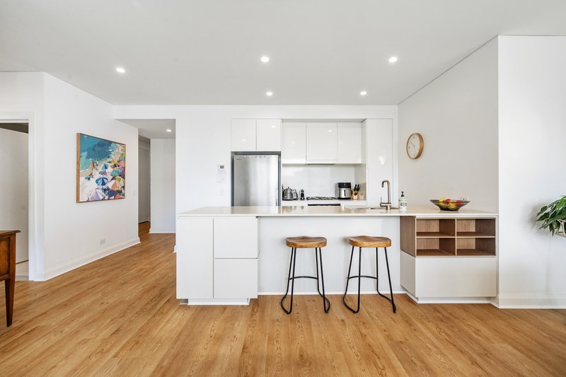 Photo - 210/17 Woodlands Avenue, Breakfast Point NSW 2137 - Image 4