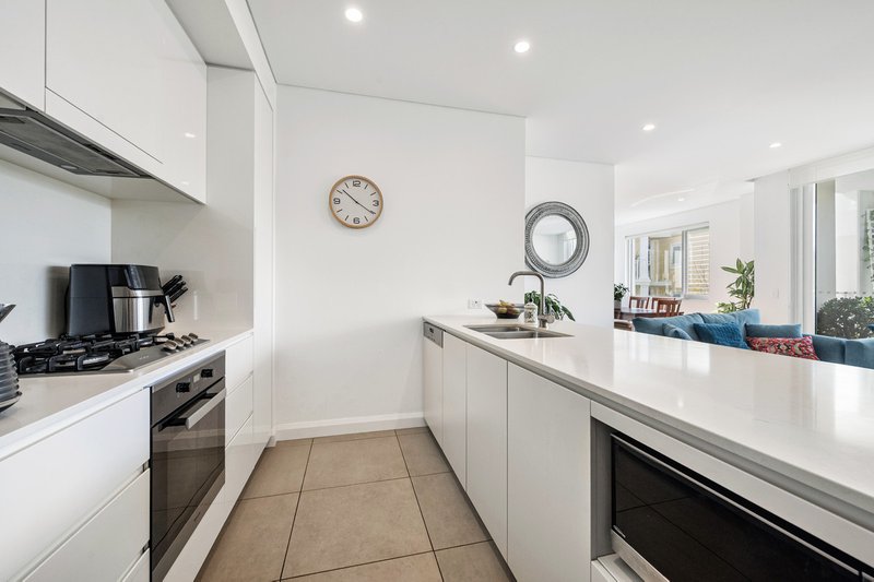 Photo - 210/17 Woodlands Avenue, Breakfast Point NSW 2137 - Image 5