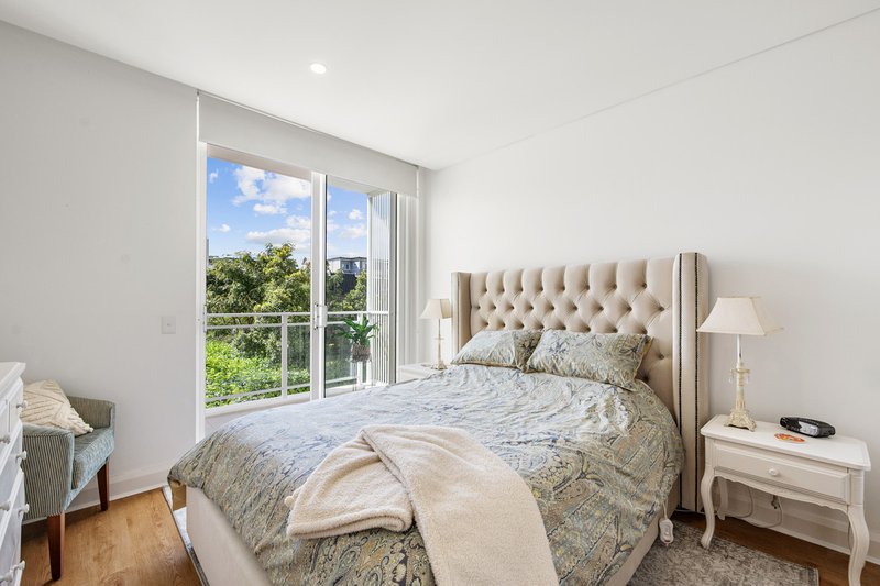 Photo - 210/17 Woodlands Avenue, Breakfast Point NSW 2137 - Image 10