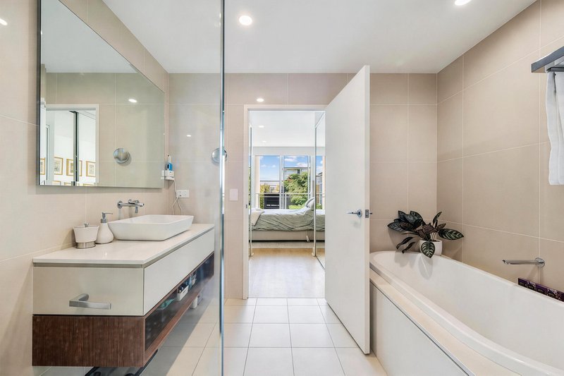 Photo - 210/17 Woodlands Avenue, Breakfast Point NSW 2137 - Image 12