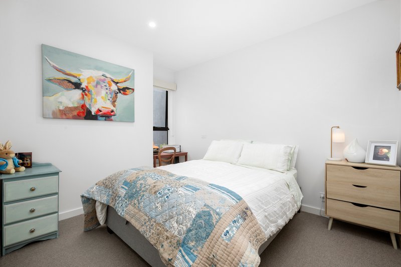 Photo - 210/1A Tibrockney Street, Cheltenham VIC 3192 - Image 5