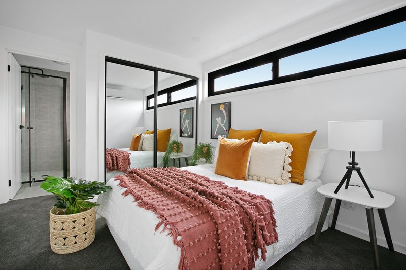 Photo - 2/102 Albert Street, Preston VIC 3072 - Image 4