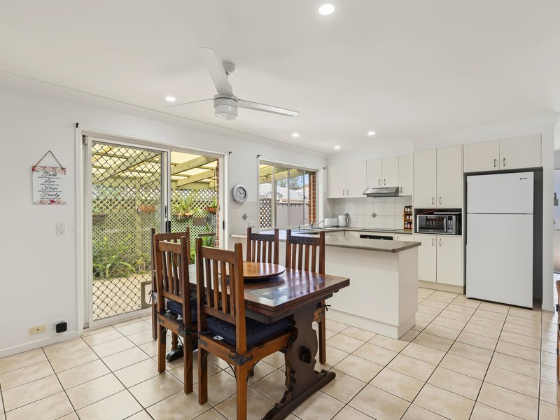Photo - 2/102 Cootharaba Drive, Helensvale QLD 4212 - Image 9