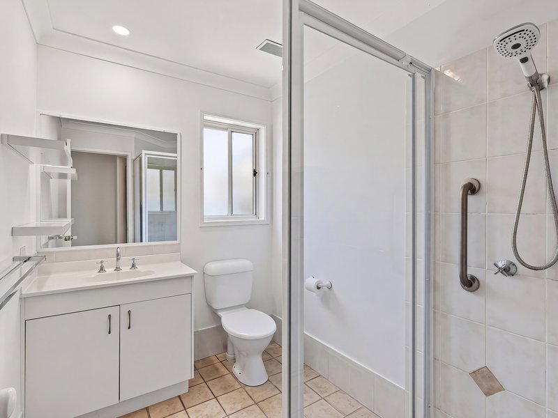 Photo - 2/102 Cootharaba Drive, Helensvale QLD 4212 - Image 14