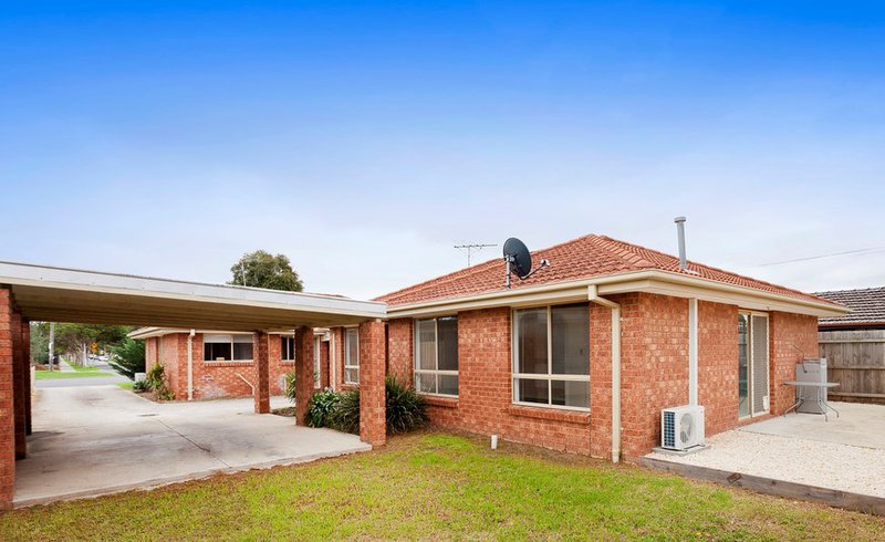 2/102 Grieve Parade, Altona VIC 3018