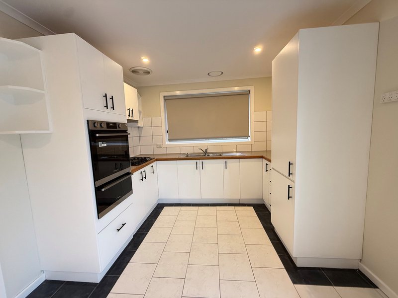 Photo - 2/102 Grieve Parade, Altona VIC 3018 - Image 4