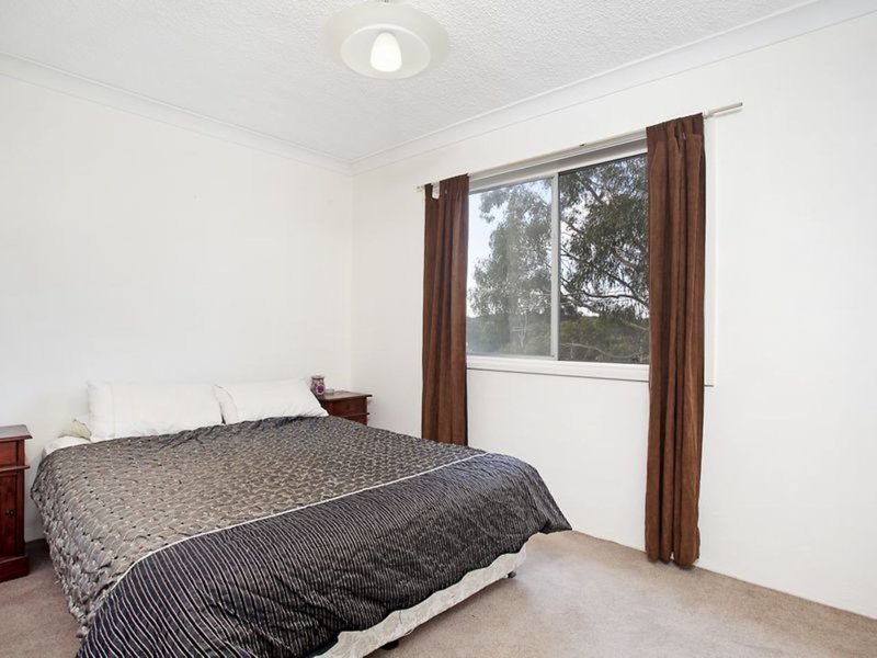 Photo - 2/102 Henderson Road, Queanbeyan NSW 2620 - Image 9