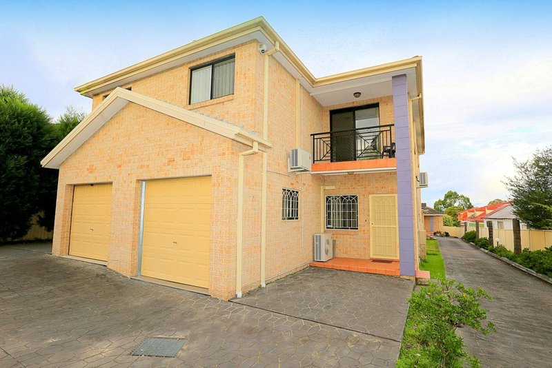 2/102 Hunter Street, Condell Park NSW 2200