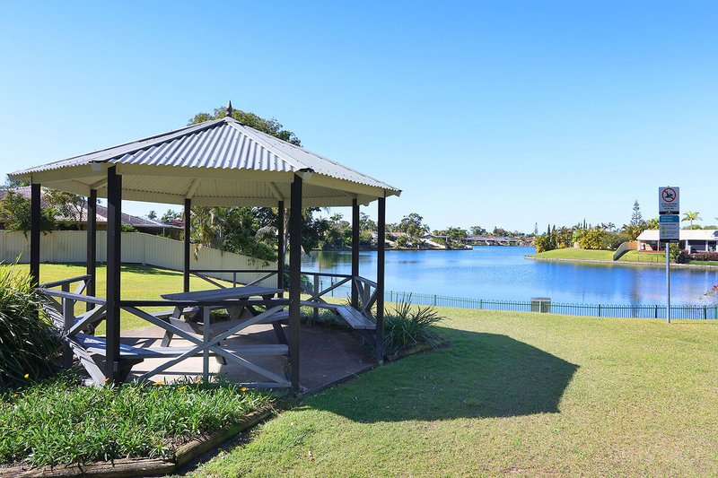 Photo - 2/102 Kangaroo Avenue, Coombabah QLD 4216 - Image 25