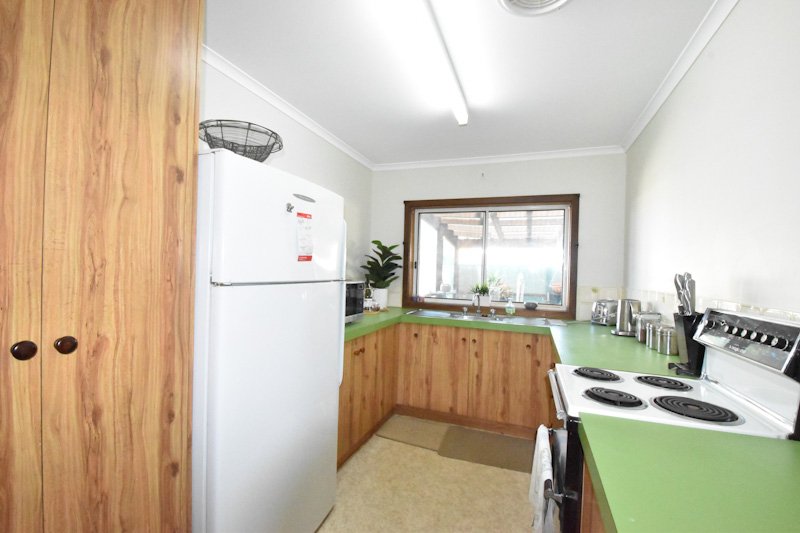 Photo - 2/102 Mckenzie Street, Deniliquin NSW 2710 - Image 4