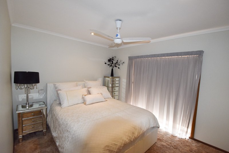 Photo - 2/102 Mckenzie Street, Deniliquin NSW 2710 - Image 5