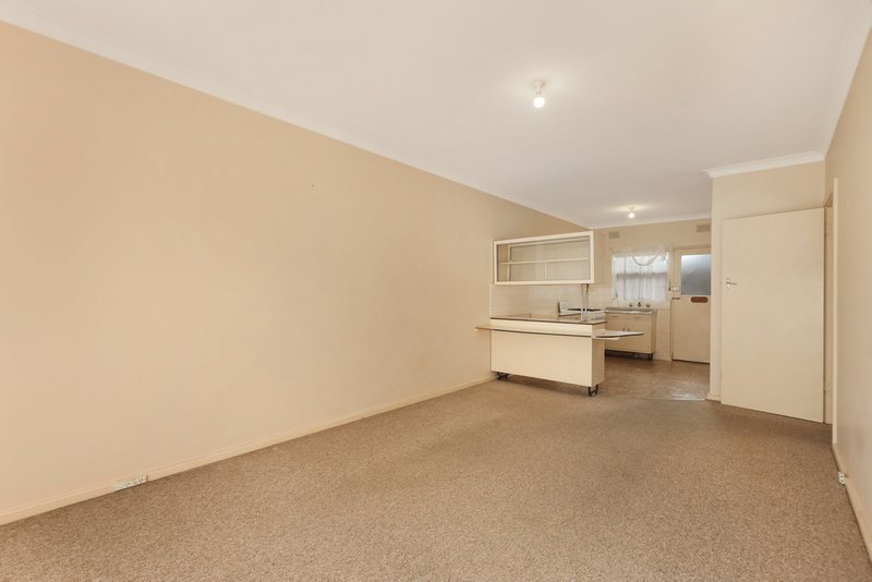 Photo - 2/102 Seaview Road, West Beach SA 5024 - Image 3