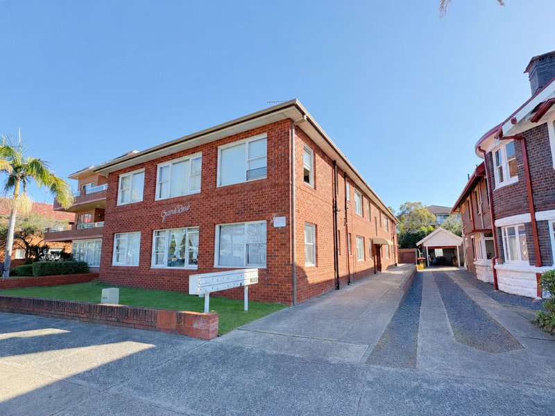 Photo - 2/102 The Grand Parade, Brighton-Le-Sands NSW 2216 - Image 1