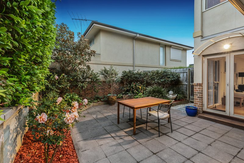 Photo - 2/103 Atkinson Street, Templestowe VIC 3106 - Image 5