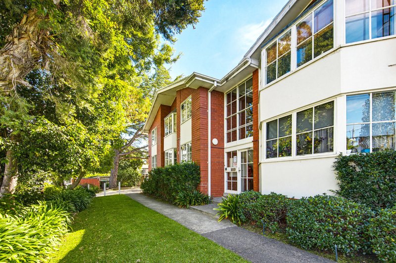 Photo - 2/103 Barkers Road, Kew VIC 3101 - Image 1