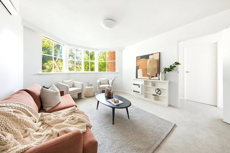 Photo - 2/103 Barkers Road, Kew VIC 3101 - Image 2