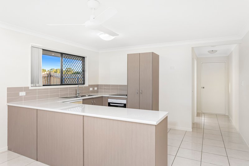 Photo - 2/103 Bottlebrush Drive, Lammermoor QLD 4703 - Image 7