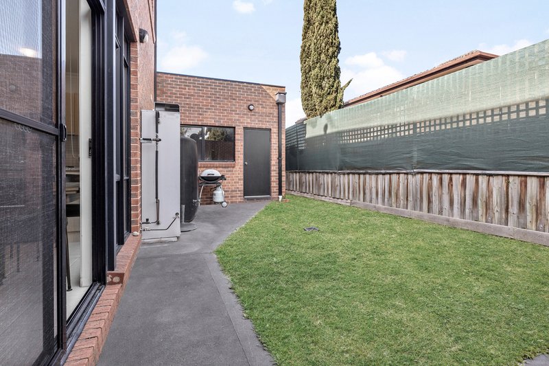 Photo - 2/103 St Leonards Road, Ascot Vale VIC 3032 - Image 8