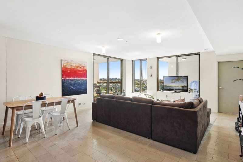 Photo - 2103/2 Dind Street, Milsons Point NSW 2061 - Image 3