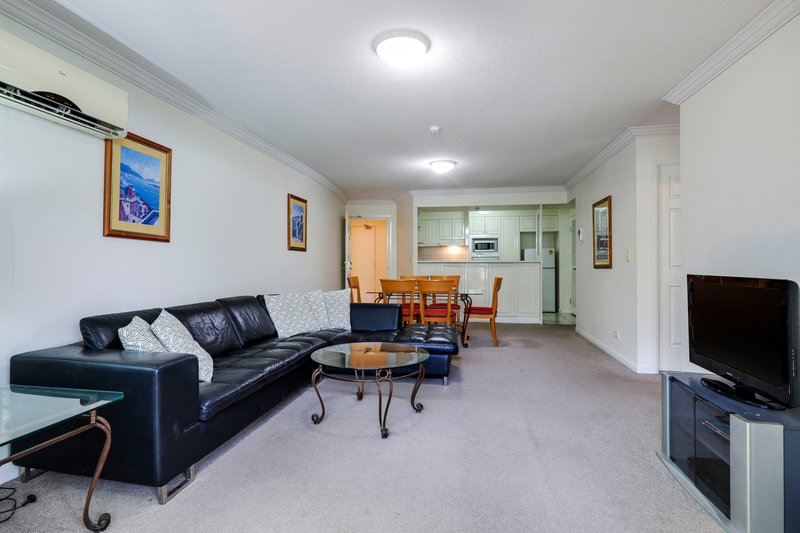 Photo - 2103/24 Queensland Avenue, Broadbeach QLD 4218 - Image 7