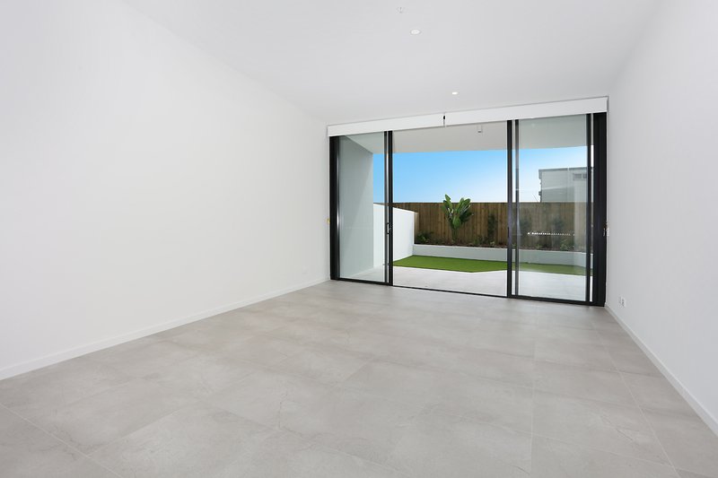 Photo - 2103/8 Athena Boulevard, Hope Island QLD 4212 - Image 9